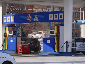 В Благовещенске на одной из заправок бензин подорожал сразу на два рубля На каких АЗС цены не изменились фото