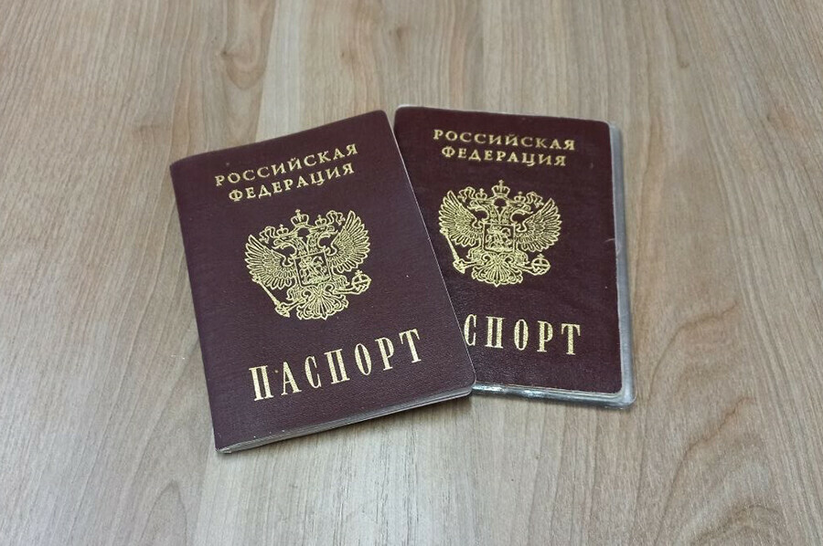 Отметки о браке и его расторжении могут внести гражданам в паспорта