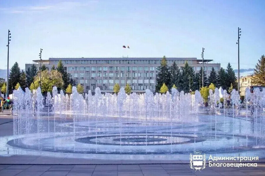 В Благовещенске законсервируют аллею фонтанов на площади Ленина