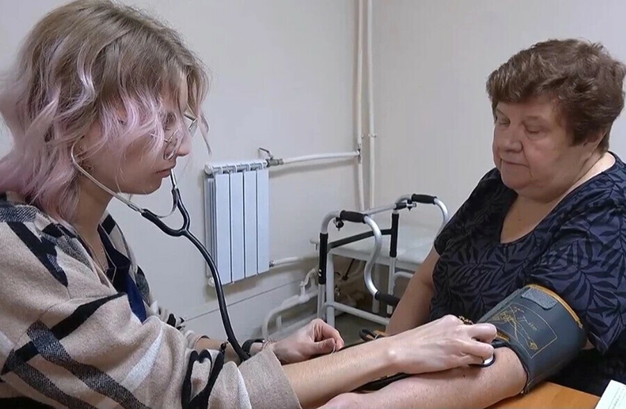 Выплаты мотивируют остаться земским врачам нравится работать в Приамурье