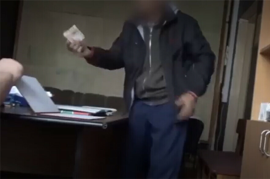 Взятку военкому в Тынде пытался дать иностранец  видео