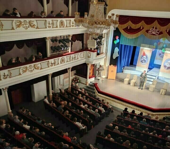 Амурский театр драмы откроет 143й сезон черной комедией в красных тонах
