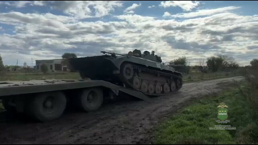 В Екатеринославке боевую технику задействовали в мирных целях видео