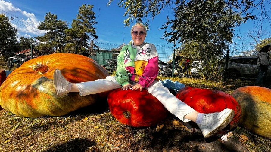 Амурчанка вырастила огромную тыкву весом почти 400 килограммов