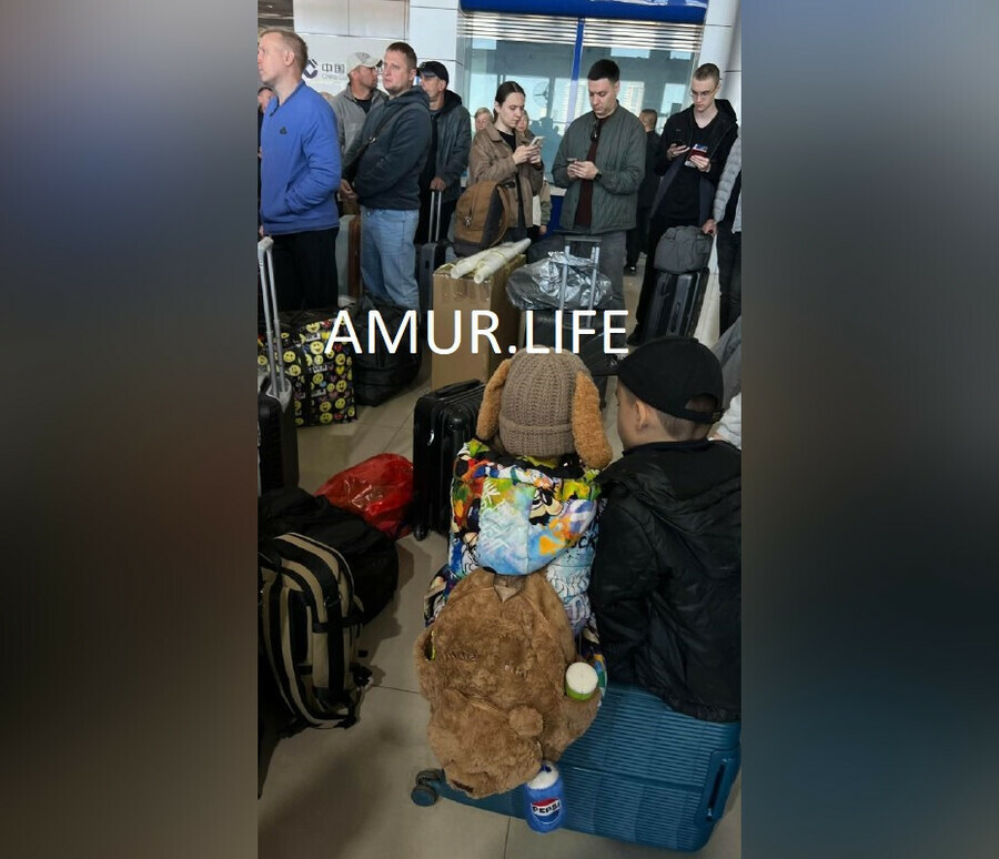 Дурдом какойто туристы возвращавшиеся из Хэйхэ в Благовещенск попали в неприятную ситуацию на китайской таможне