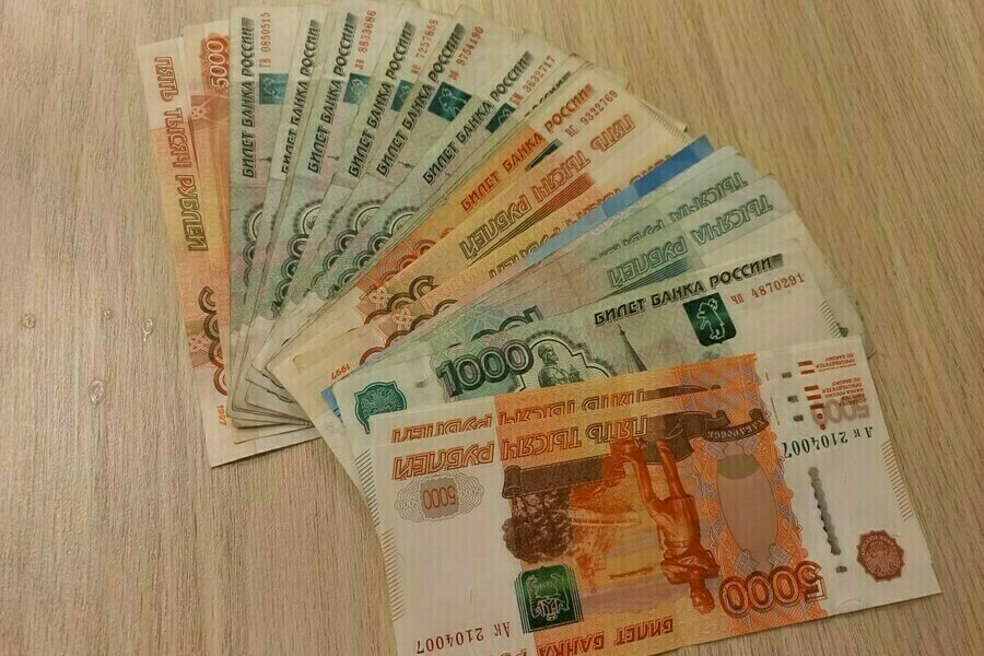 Наличные рубли запретили вывозить россиянам из страны