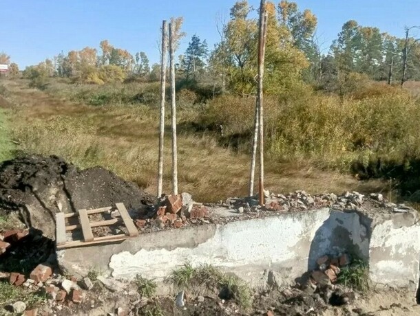 Монументальные символы эпохи исчезли на въезде в Белогорск Вернут ли их на место фото 