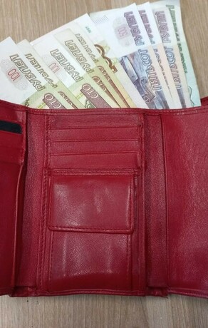 Благовещенки ответили незнакомым абонентам и отдали им больше миллиона