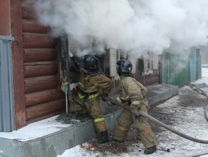 С пожара началось 8 марта для семьи в Белогорске