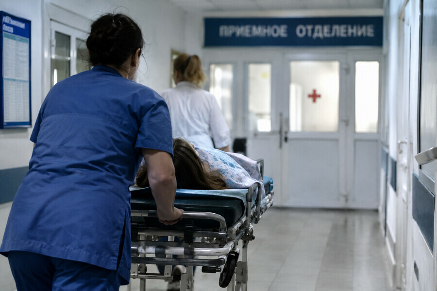 Три школьницы попали в больницу после употребления самодельного алкоголя в Белогорске