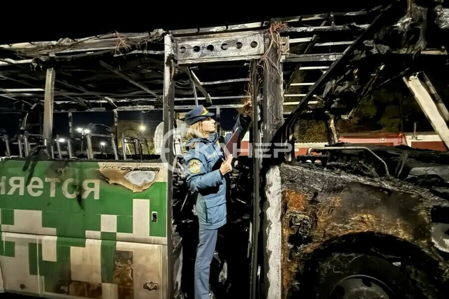 В мэрии Благовещенска рассказали был ли сгоревший в центре автобус на газе