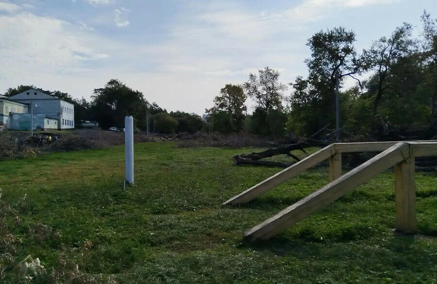 Стадион крупнейшего вуза в Благовещенске закрыли