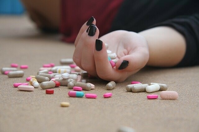 В Хабаровске школьницы наглотались таблеток чтобы прославиться в TikTok