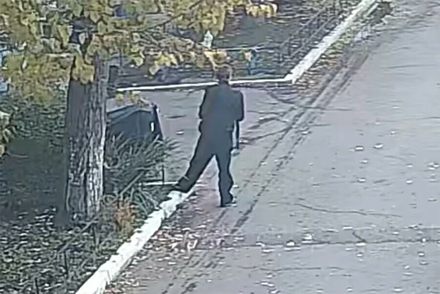 Курьера мошенников с деньгами амурских пенсионеров сняли с самолета в другом городе