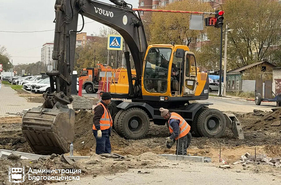 Дорожники Благовещенска пришли на очередной участок улицы Октябрьской
