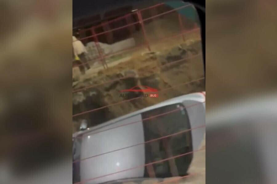 Стали известны подробности ДТП в Благовещенске где легковушка угодила в перекоп 
