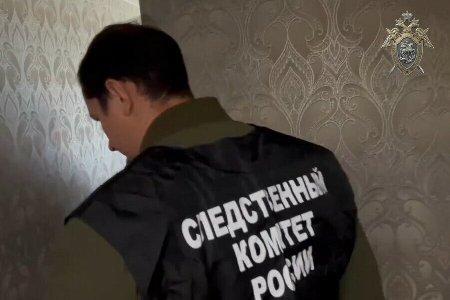 В Благовещенске попало на видео задержание мужчины подозреваемого в экстремизме 