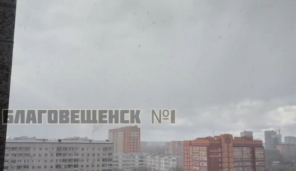 Не первый снег в Благовещенске прошла снежная крупа видео