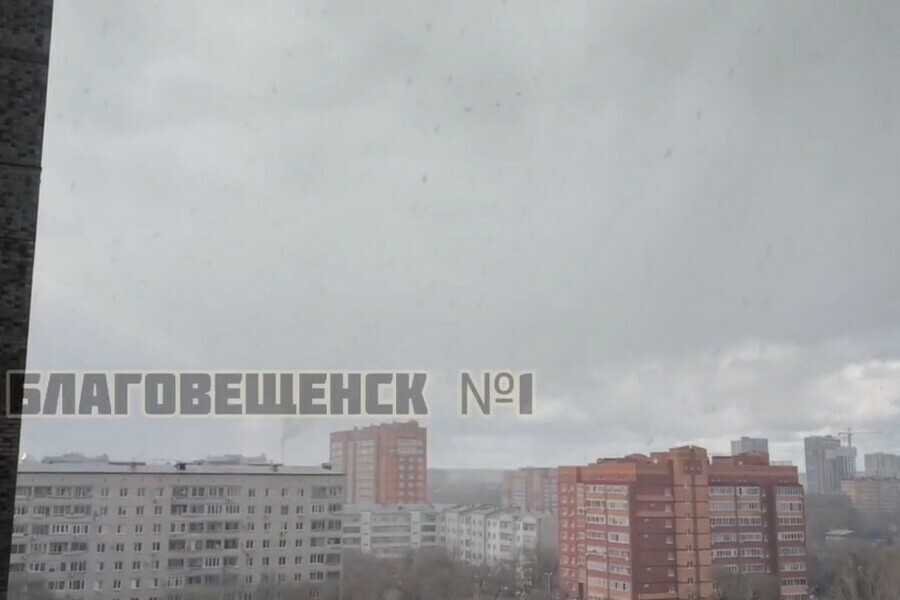 Не первый снег в Благовещенске прошла снежная крупа видео