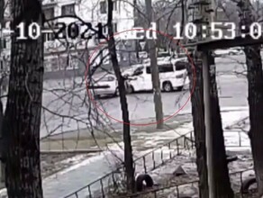 Появилось видео момента столкновения трех машин на Партизанской  Амурской видео