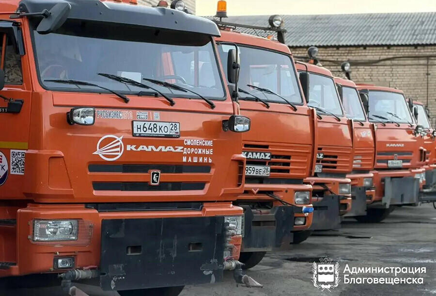 Снегоуборочная техника Благовещенска готова выйти на борьбу с осадками